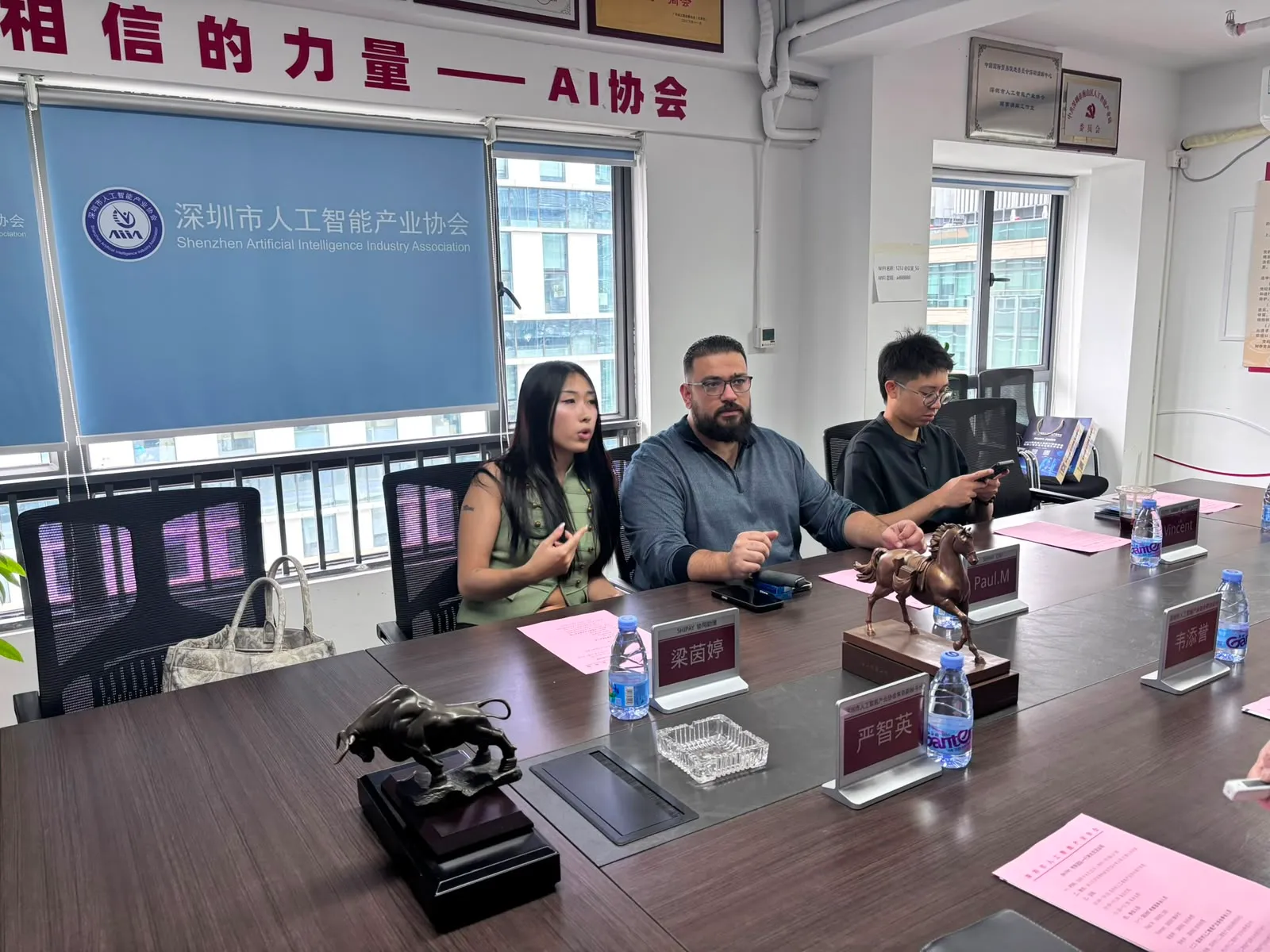 A working meeting from Paul Mechaalani’s company photo archive.